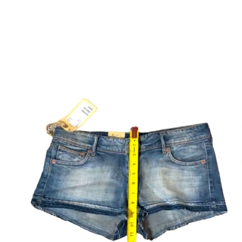 H&M Denim Booty Shorts - Picture 6 of 7